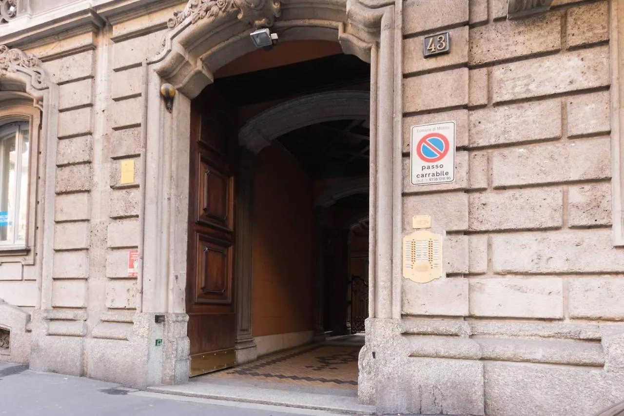 Altido Lovely Mansard Milano Lägenhet